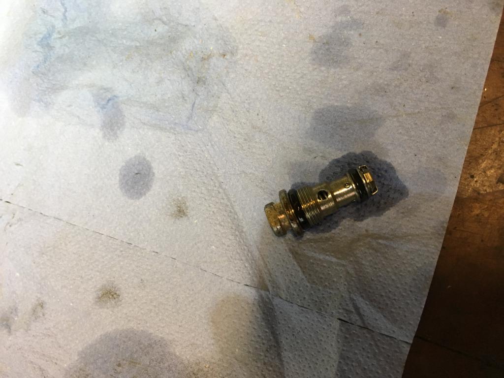 Venttiili jumissa auki asennossa