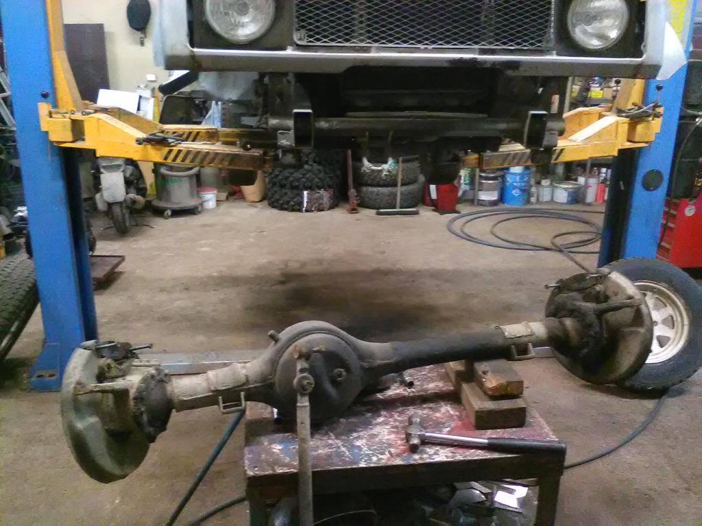 Kiinnikkeitten siivousta