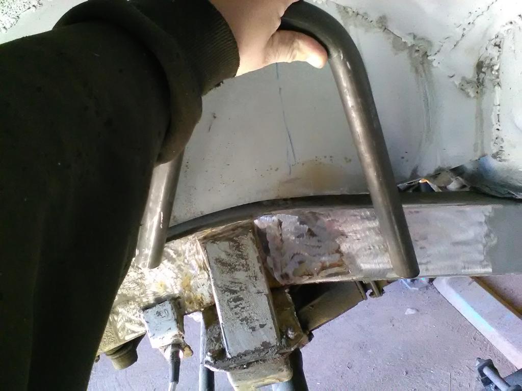 Mahtuu viel kaaren sisn ja saadaan koko iskarin mitta hytykyttn :)