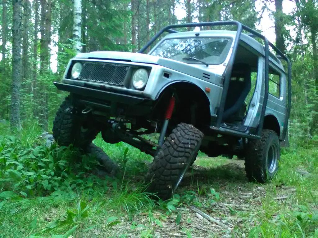 Orastavaa venymistä havaittavissa, uudet jouset vaatii tunteja rytyytystä ennen kuin alkaa toimimaan halutulla tavalla