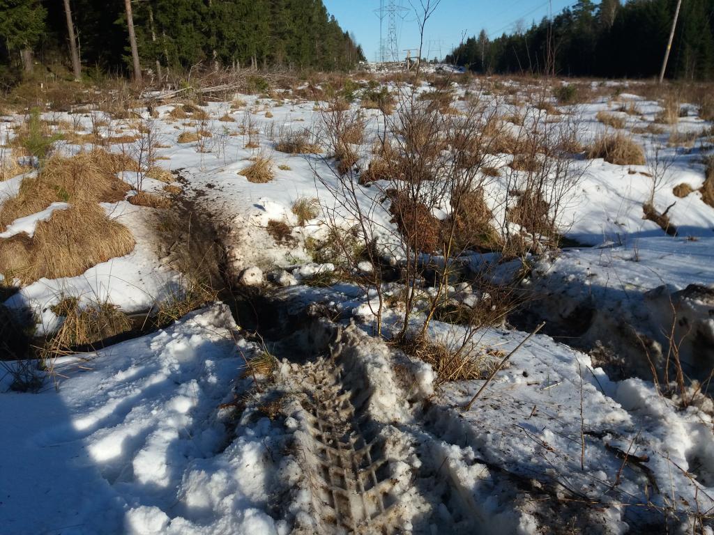 Ojan ylityksess paska lent!