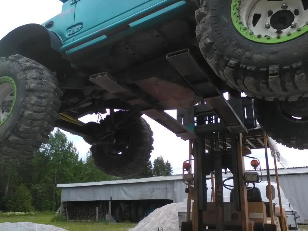 ljynvaihtoa ennen trophyyn lht