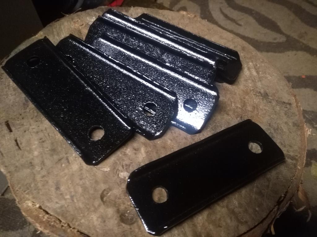 Uudet riiput, 3mm raudasta taivuteltu, plus 1".