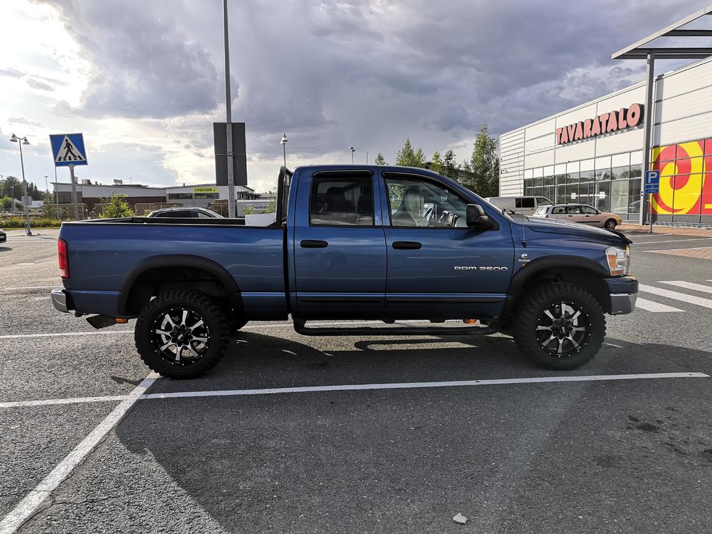 305/55-20 bfg km3 
3rd gen ram stock