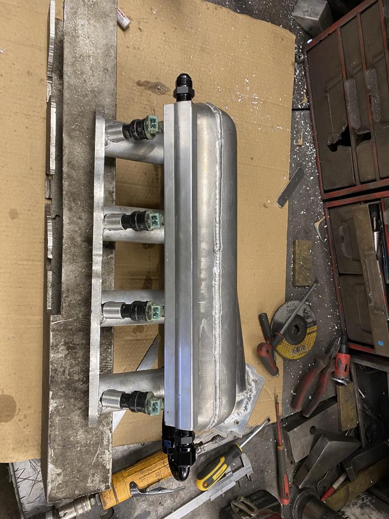 8F3F01FE 15E4 4B0B ABD7 560569A077D3