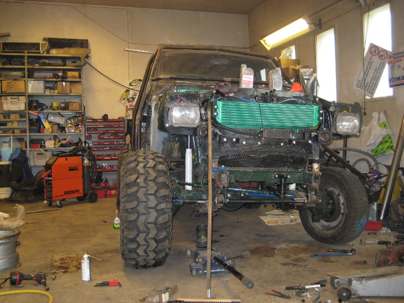 patrollissa renkaat alla. 003