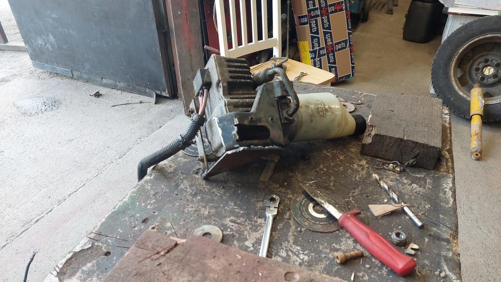 Tehostimen pumppu laitettiin kiini