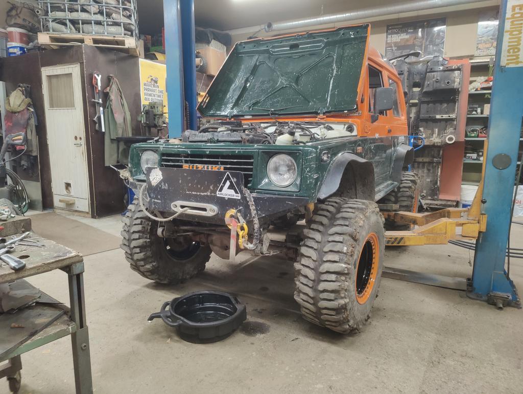 Tehostin kiini simpukka vhn vuotaa mutta kyll se siit