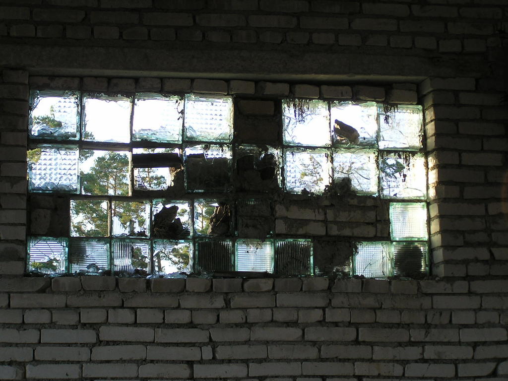 Kivitettyj lasitiili