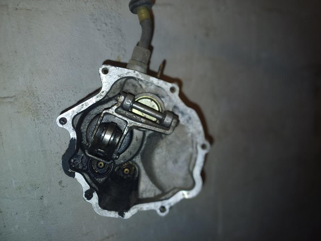 w124.  om601 alipaine pumppu

20e