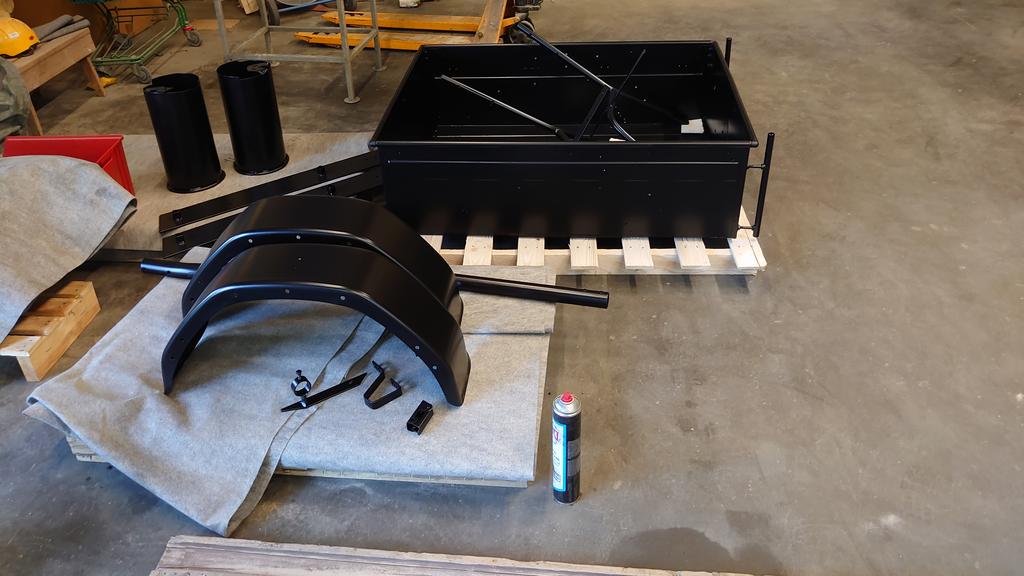 Olleet polttomalauksessa.