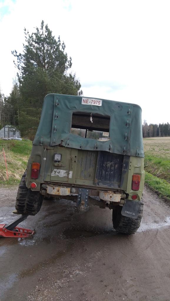 uaz tunkki taka