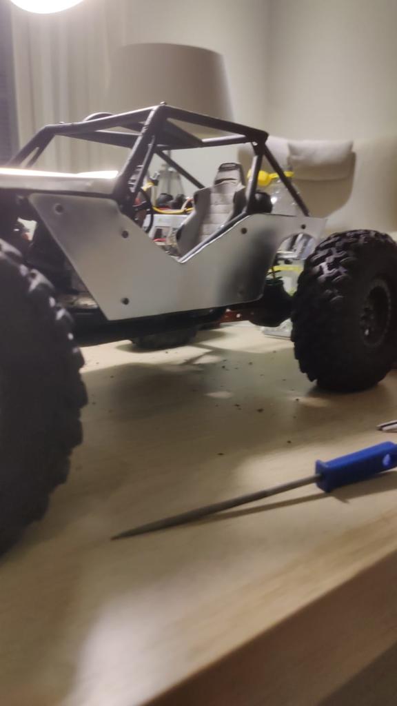 ohkasesta alumiinista kyljet ja pelti