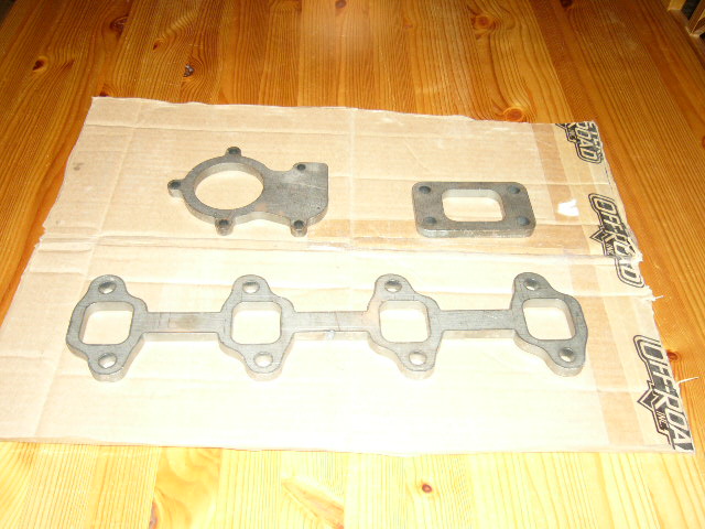 No nää laipat jäi ny ylimääräsiksi ...B/3B pakosarjan laippa , T3 laippa ja ...tuo pyöreellä riejällä oleva laippa sopinee Holsettiin ( en muista tasan varmasti ...)